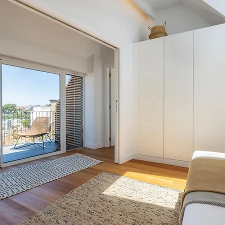 公寓 Design 3bdr Duplex W/balcony By Lovelystay
