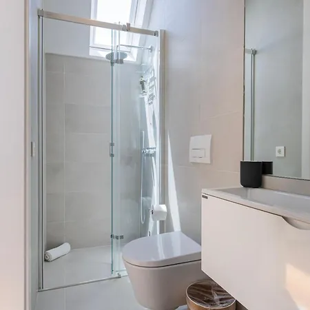 Design 3bdr Duplex W/balcony By Lovelystay * Lisbon