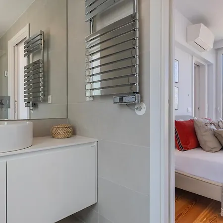 Design 3bdr Duplex W/balcony By Lovelystay Daire *