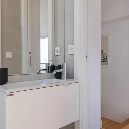 Apartment Design 3bdr Duplex W/balcony By Lovelystay Lisbon