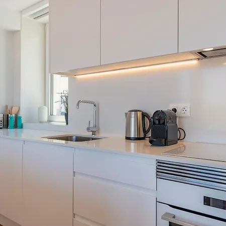 Apartment Design 3bdr Duplex W/balcony By Lovelystay