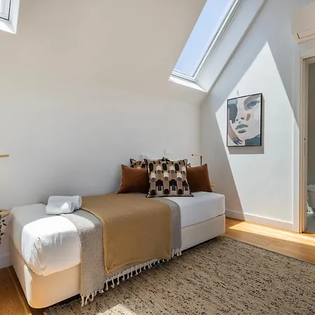 Design 3bdr Duplex W/balcony By Lovelystay * Lisbon