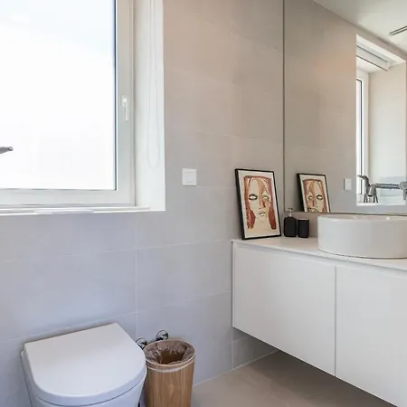 Design 3bdr Duplex W/balcony By Lovelystay Daire *