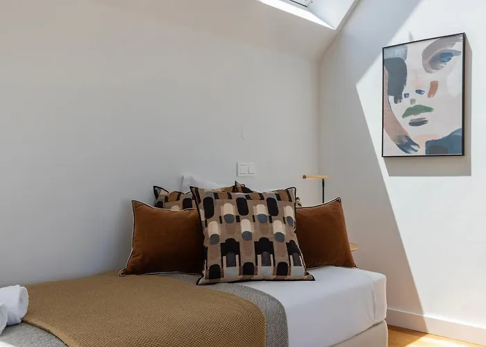 Design 3bdr Duplex W/balcony By Lovelystay Lisboa