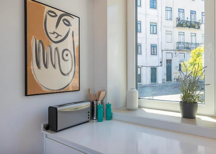 Design 3bdr Duplex W/balcony By Lovelystay
