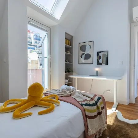 Design 3bdr Duplex W/balcony By Lovelystay *